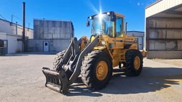 Main image Volvo L70B